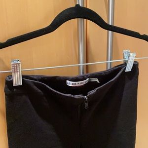 ALICE + OLIVIA FRONT ZIP BLACK PANTS